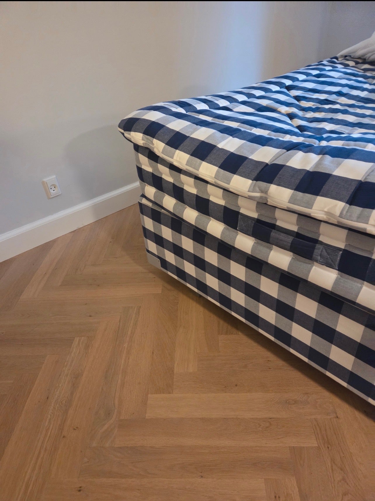 Hästens Luxuria 160x210 – Svensk luksus med BJX Luxury-topmadras