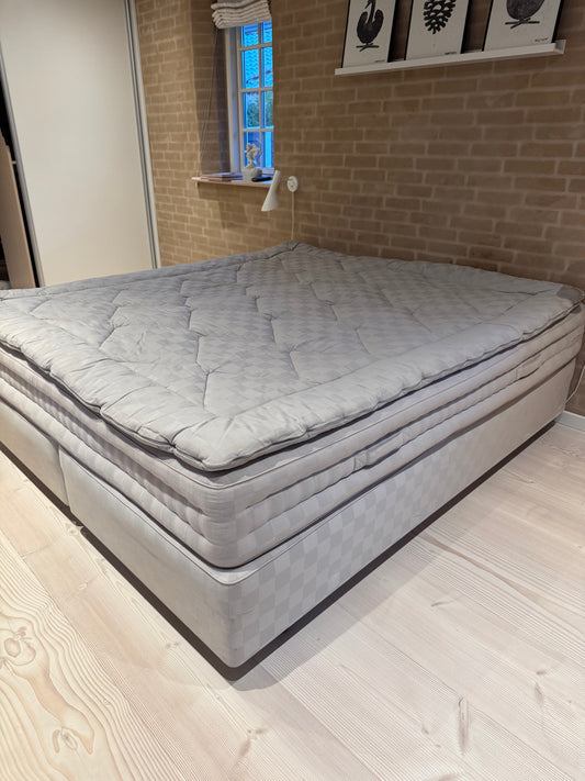 Hästens 2000T Medium/ Soft 2017 Grey solid